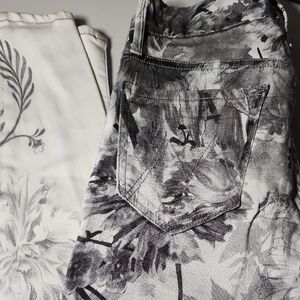 Mother The Looker Gray and White Floral Jeans In Size 25